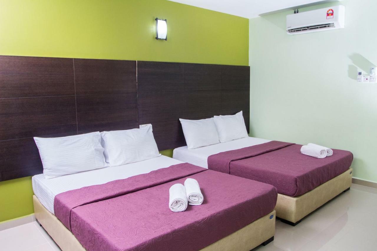 Chuu Pun Village Resort Pantai Cenang  Exterior photo