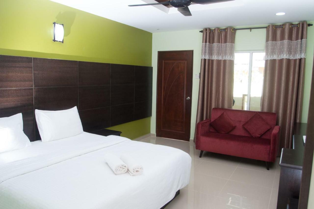 Chuu Pun Village Resort Pantai Cenang  Exterior photo