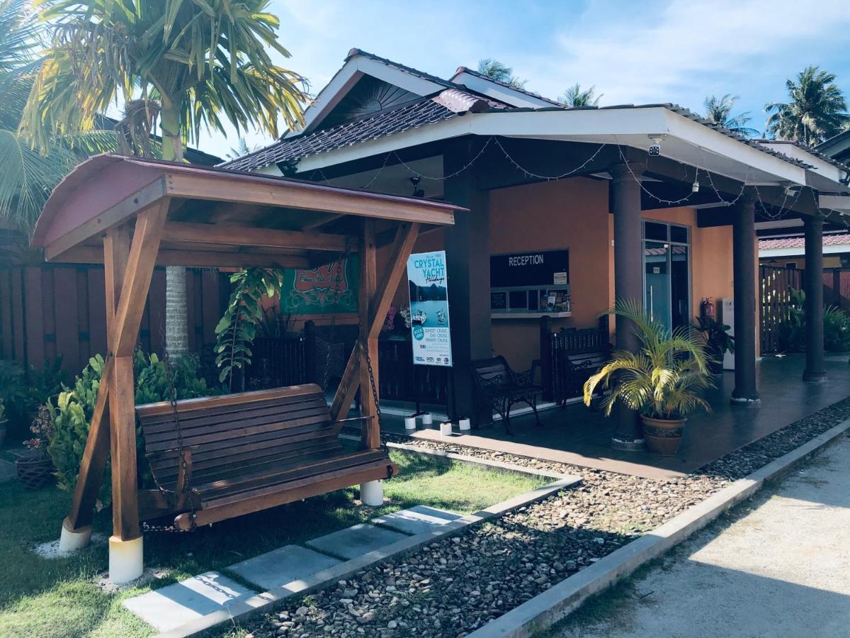 Chuu Pun Village Resort Pantai Cenang  Exterior photo